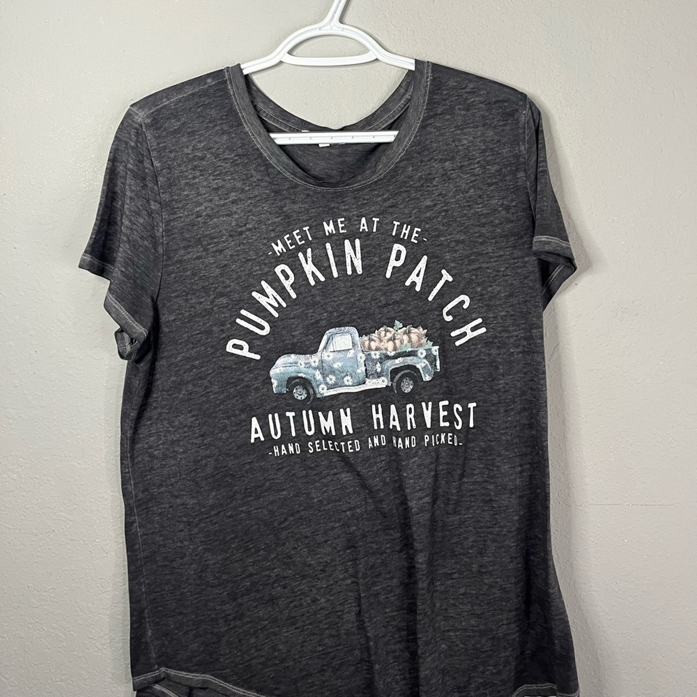 Cute Fall Top !!🎃